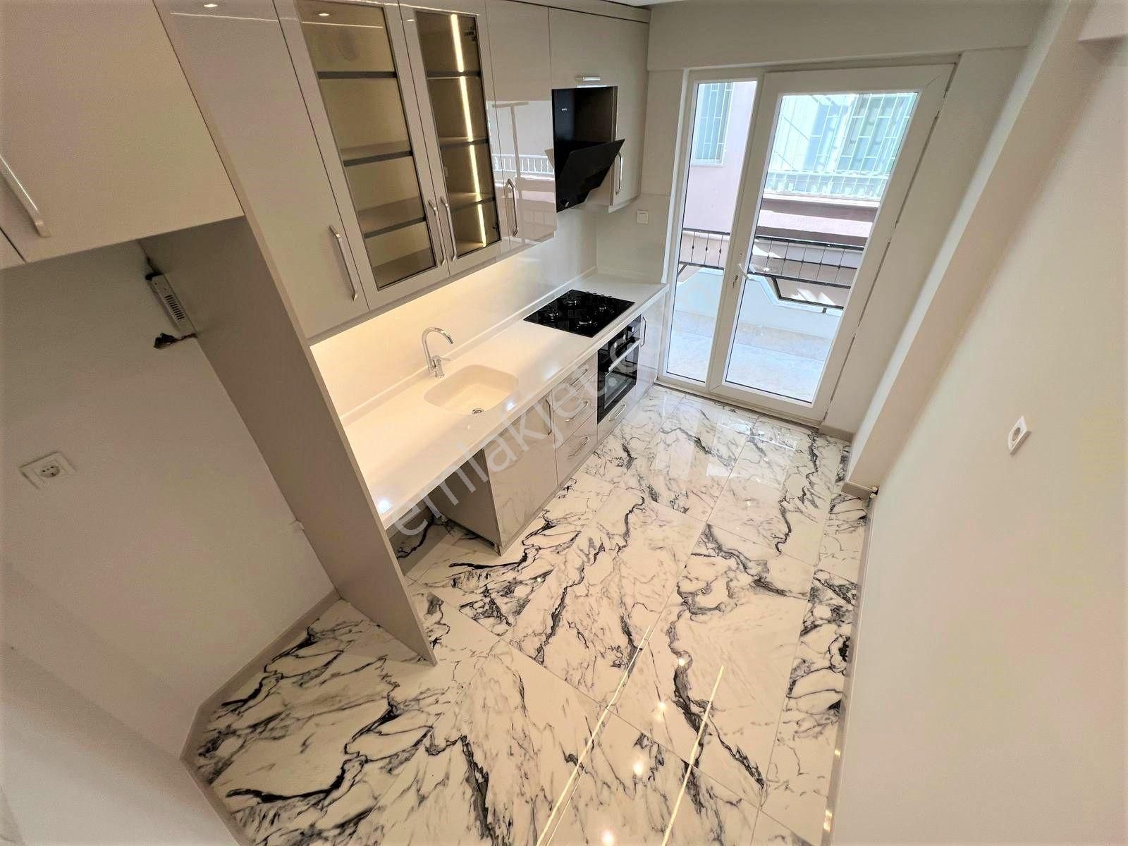 🟠🟠 Alfa'dan Açay'da Ayrı Mutfak Satılık Şık Tasarımlı Ön Cephe 3+1 Geniş Daire - Görsel 2