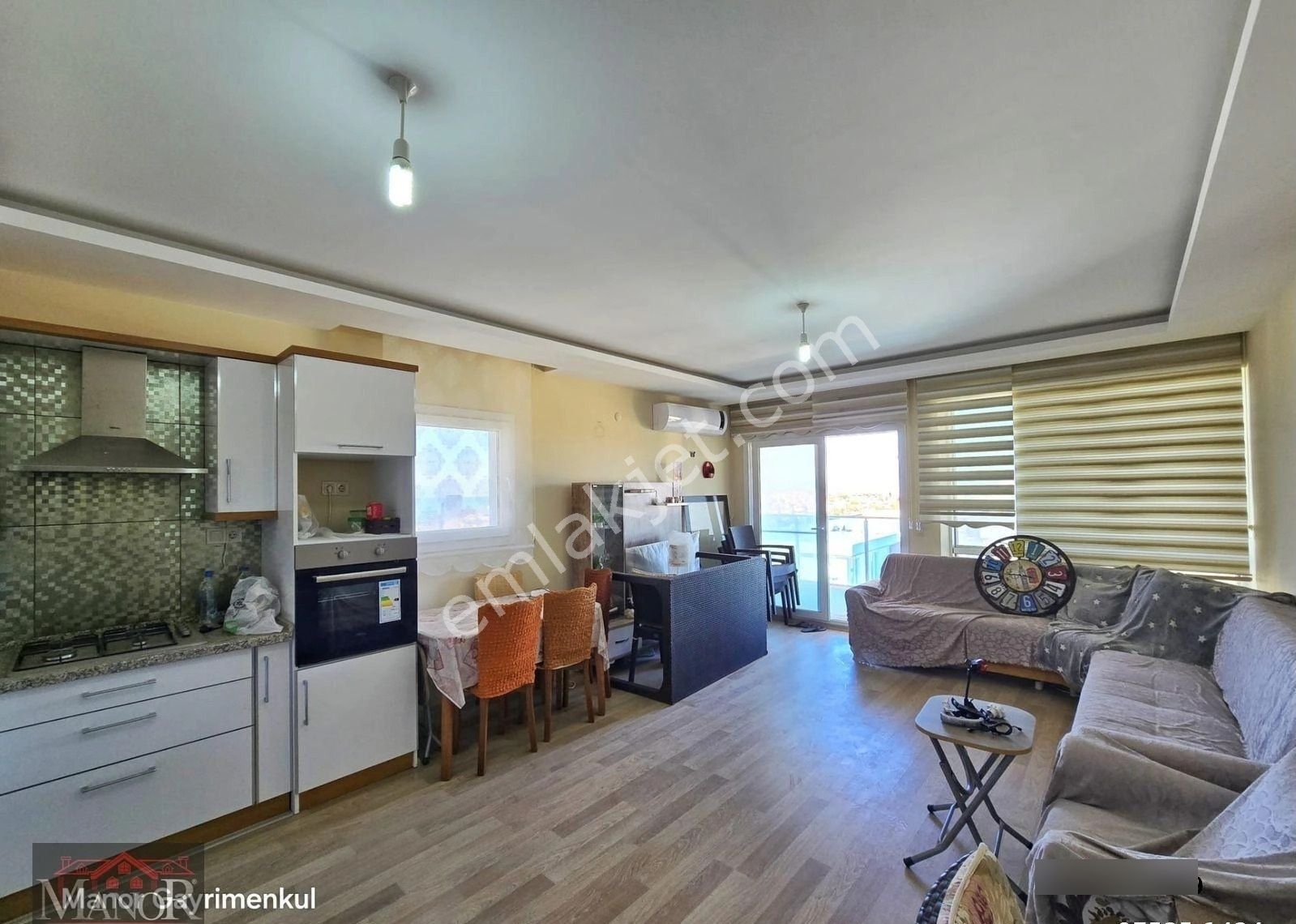 Kuşadası Değirmendere'de Deniz Manzaralı, Eşyalı 2+1 Daire