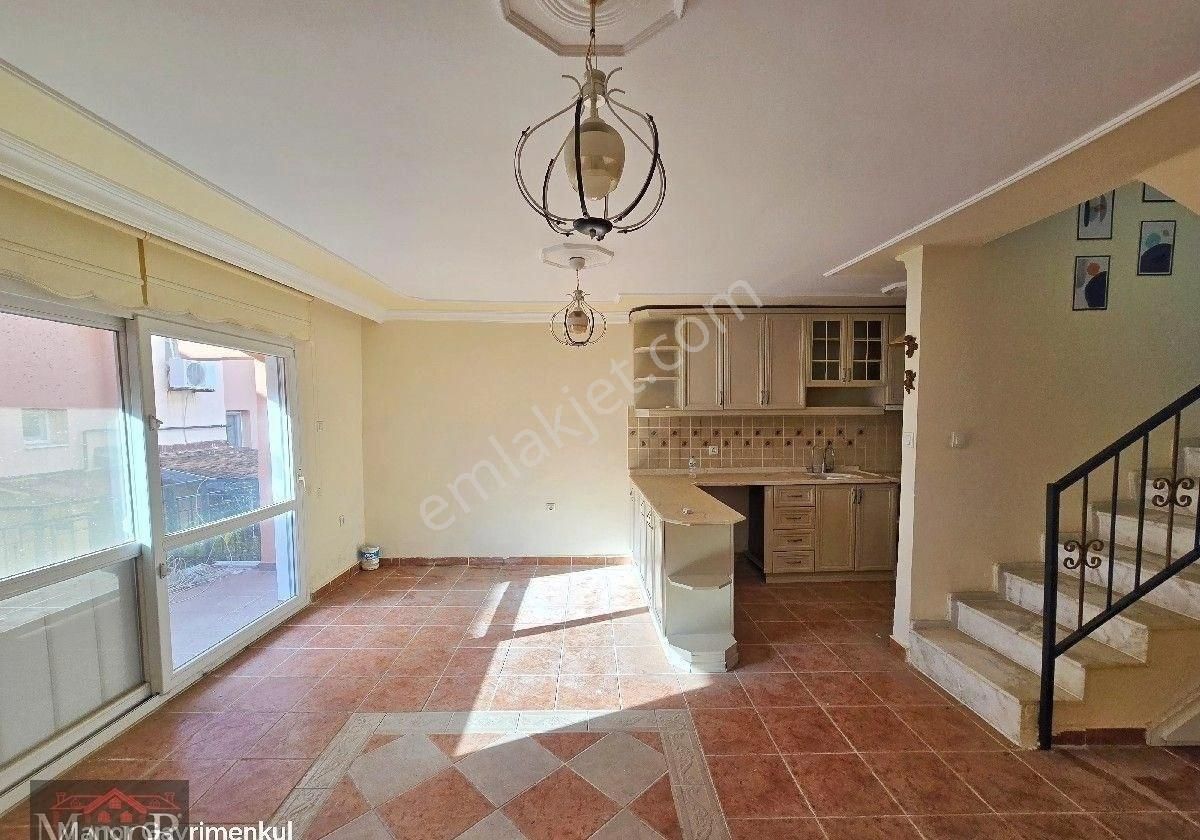 Kuşadası Kadınlar Denizinde 4+1 Deniz Manzaralı Havuzlu Sitede Satılık Villa - Görsel 2