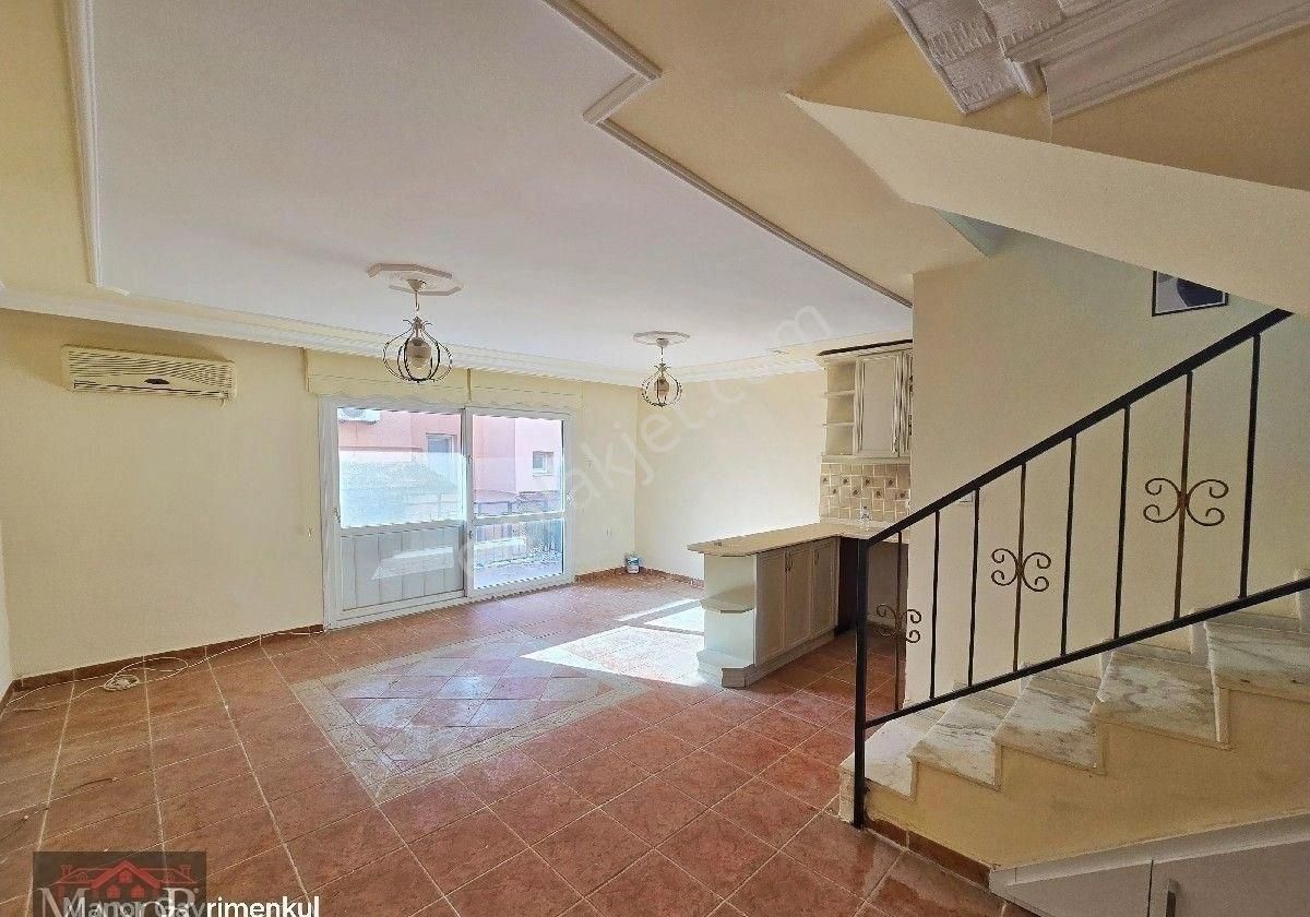 Kuşadası Kadınlar Denizinde 4+1 Deniz Manzaralı Havuzlu Sitede Satılık Villa - Görsel 23