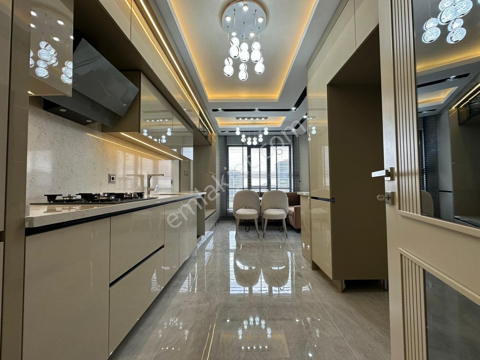 Pursaklar Mehmet Zengin Emlak'tan Kapalı Otoparklı Sitede 9. Kat 4+1 Ultra Lüks Hastane Yakını - Görsel 3