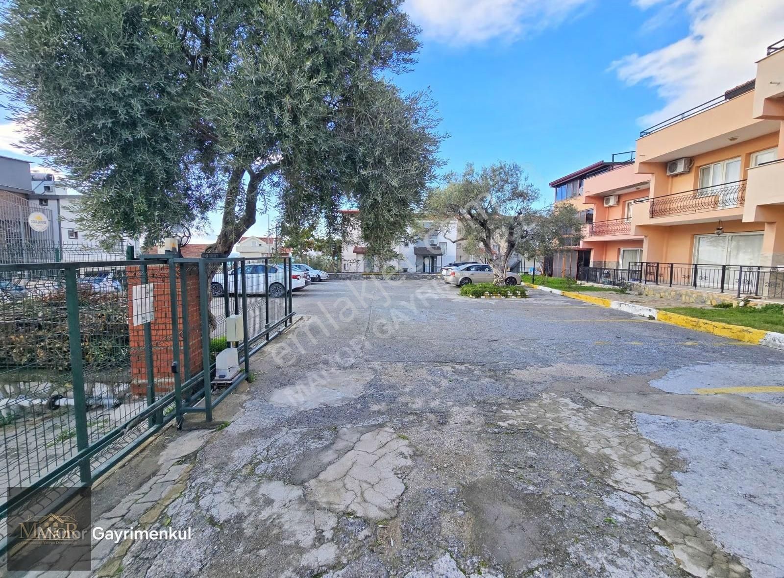 Kuşadası Kadınlar Denizi 4+1 Denize Yakın Havuzlu Sitede Villa - Görsel 23