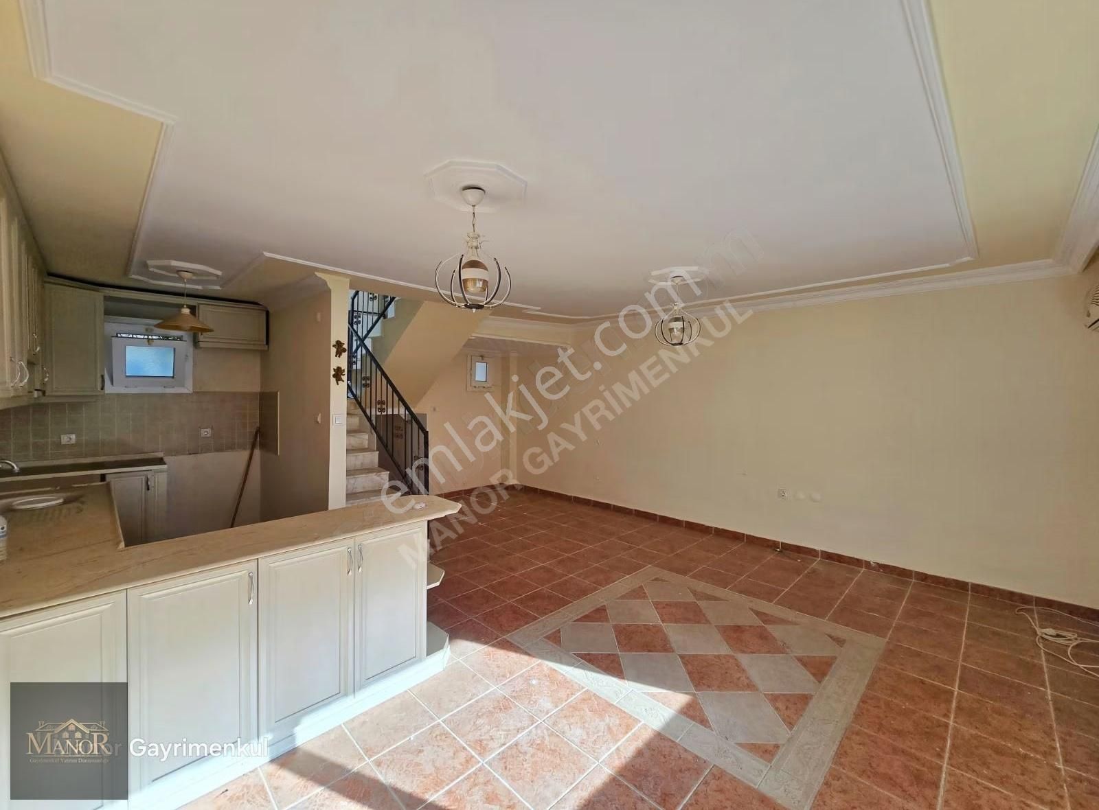 Kuşadası Kadınlar Denizi 4+1 Denize Yakın Havuzlu Sitede Villa - Görsel 3