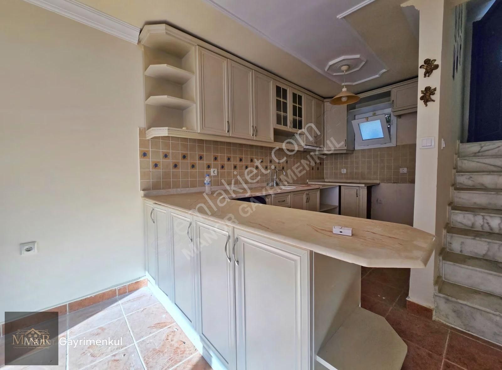 Kuşadası Kadınlar Denizi 4+1 Denize Yakın Havuzlu Sitede Villa - Görsel 31