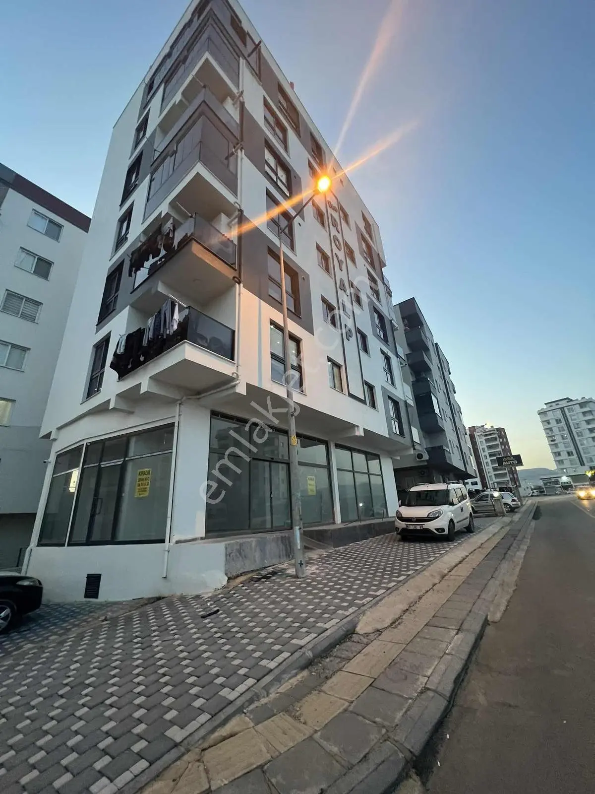 Mersin Erdemli Çevre Yolu Sanayi Civarı Geniş Cepheli