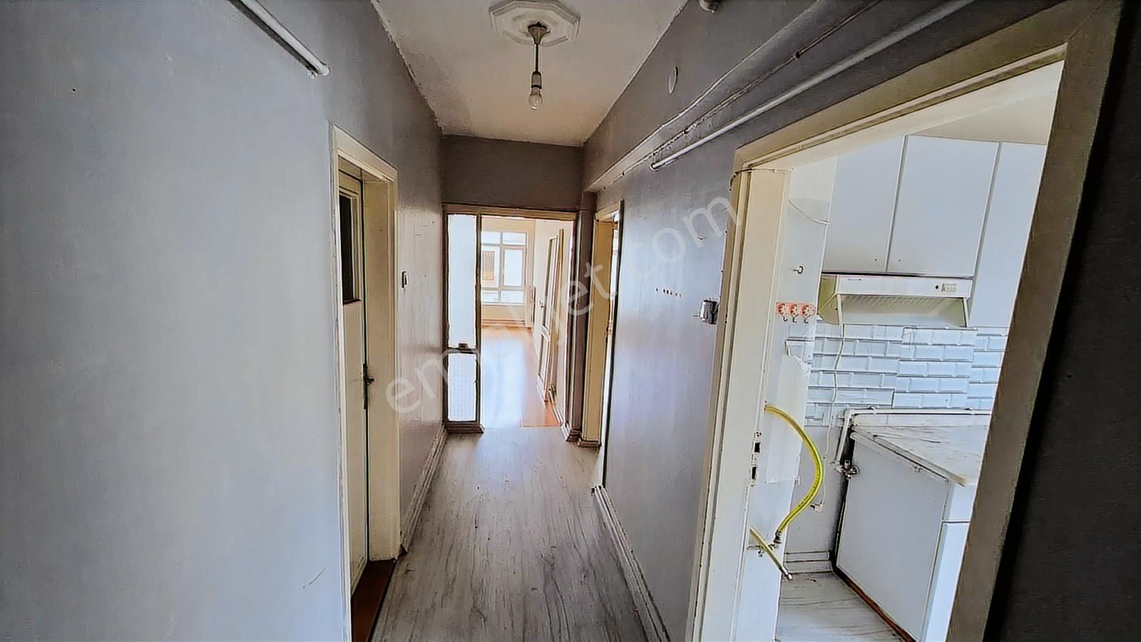 Kent Emlak'tan Abidin Paşada 3. Katta 3+1 Yapılı Satılık Daire - Görsel 17