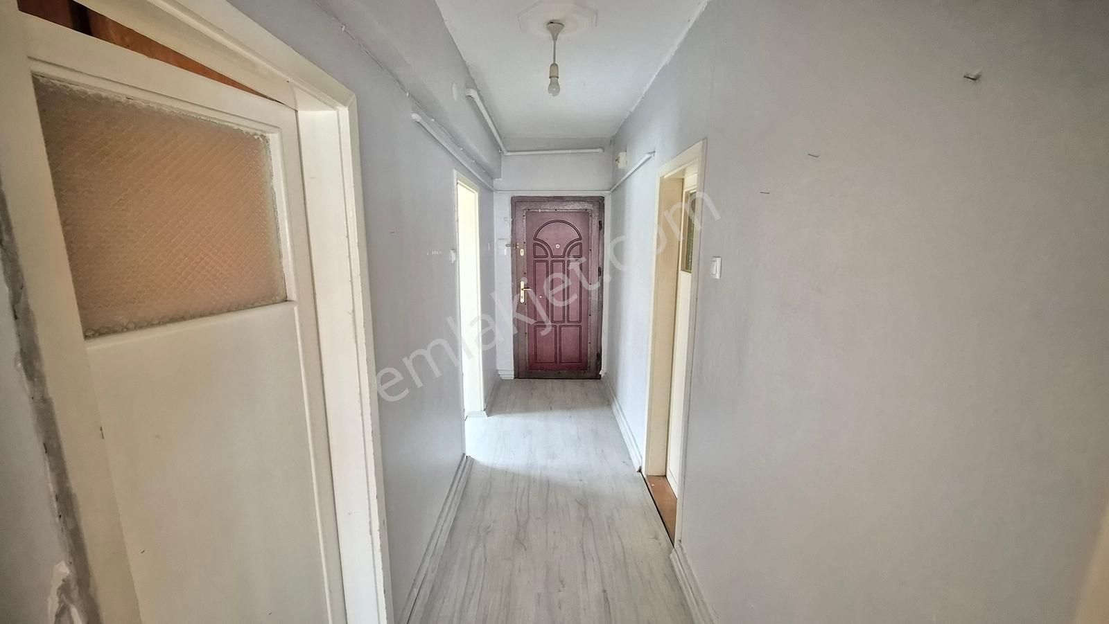 Kent Emlak'tan Abidin Paşada 3. Katta 3+1 Yapılı Satılık Daire - Görsel 4