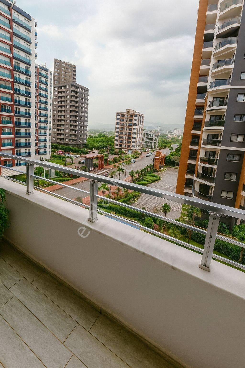 Mersin Mezitlide Residence İçinde Satılık 4+1 Hazır Daire !! - Görsel 8