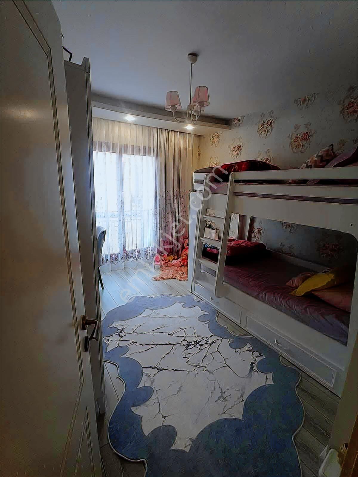 Mersin Mezitlide Residence İçinde Satılık 4+1 Hazır Daire !! - Görsel 15