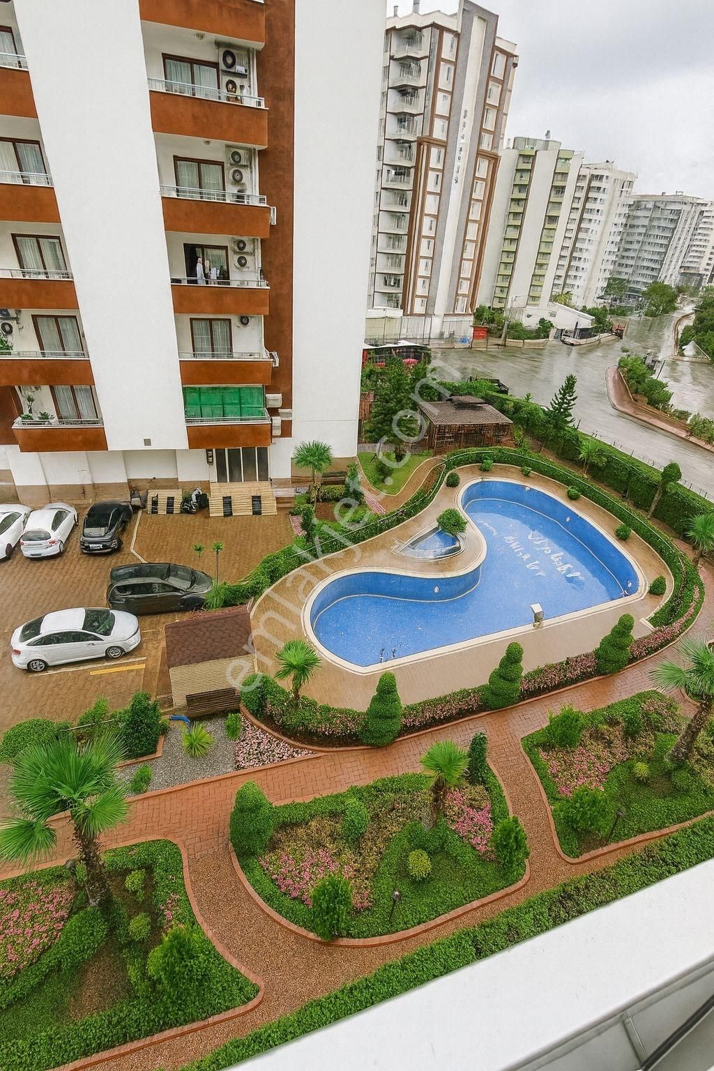 Mersin Mezitlide Residence İçinde Satılık 4+1 Hazır Daire !!