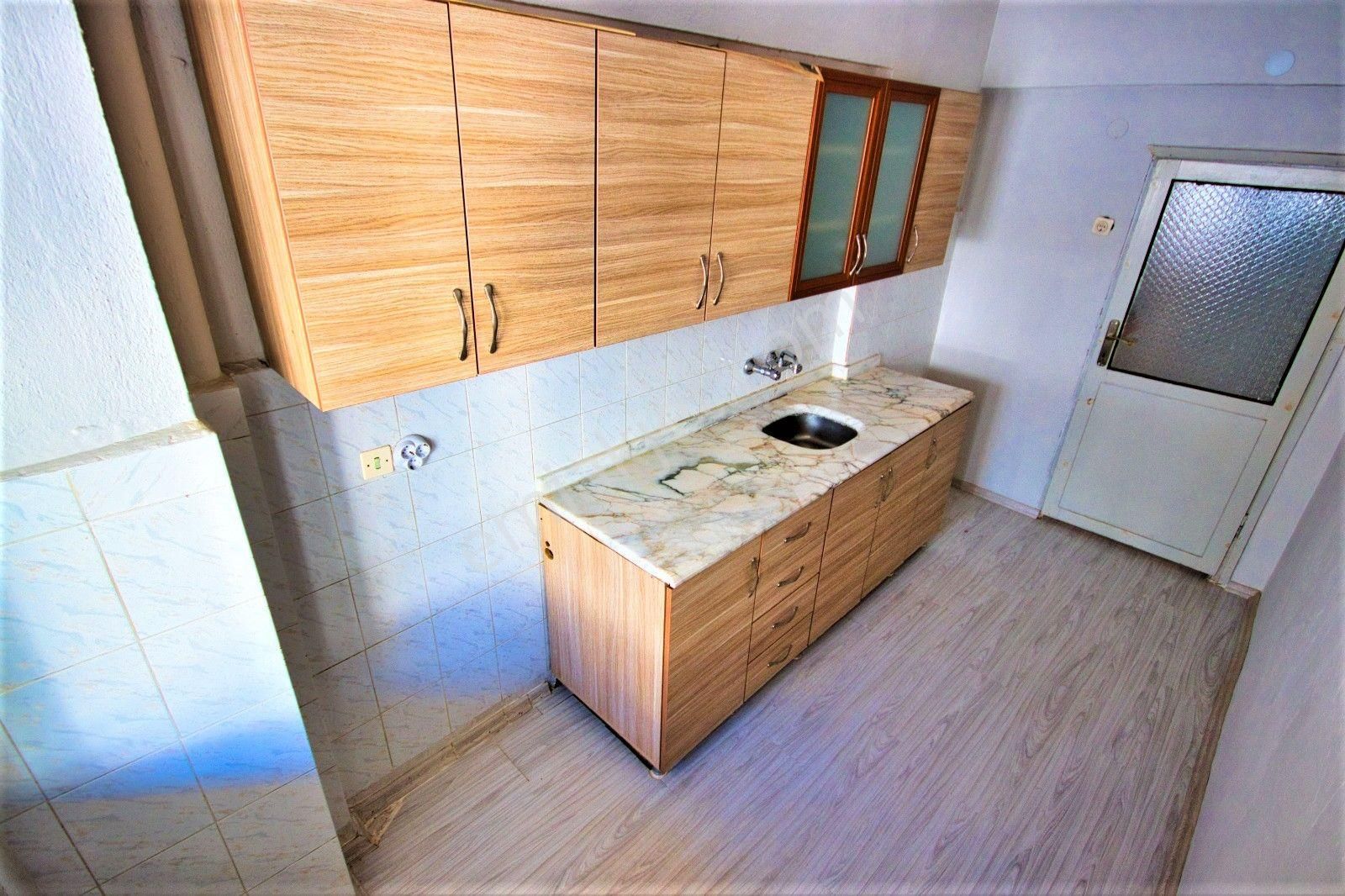 🟠🟠alfa'dan Akçay'da Satılık Barbekülü Ayrı Mutfak Denize 400 Mt Mesafede 2+1 Geniş Daire - Görsel 3