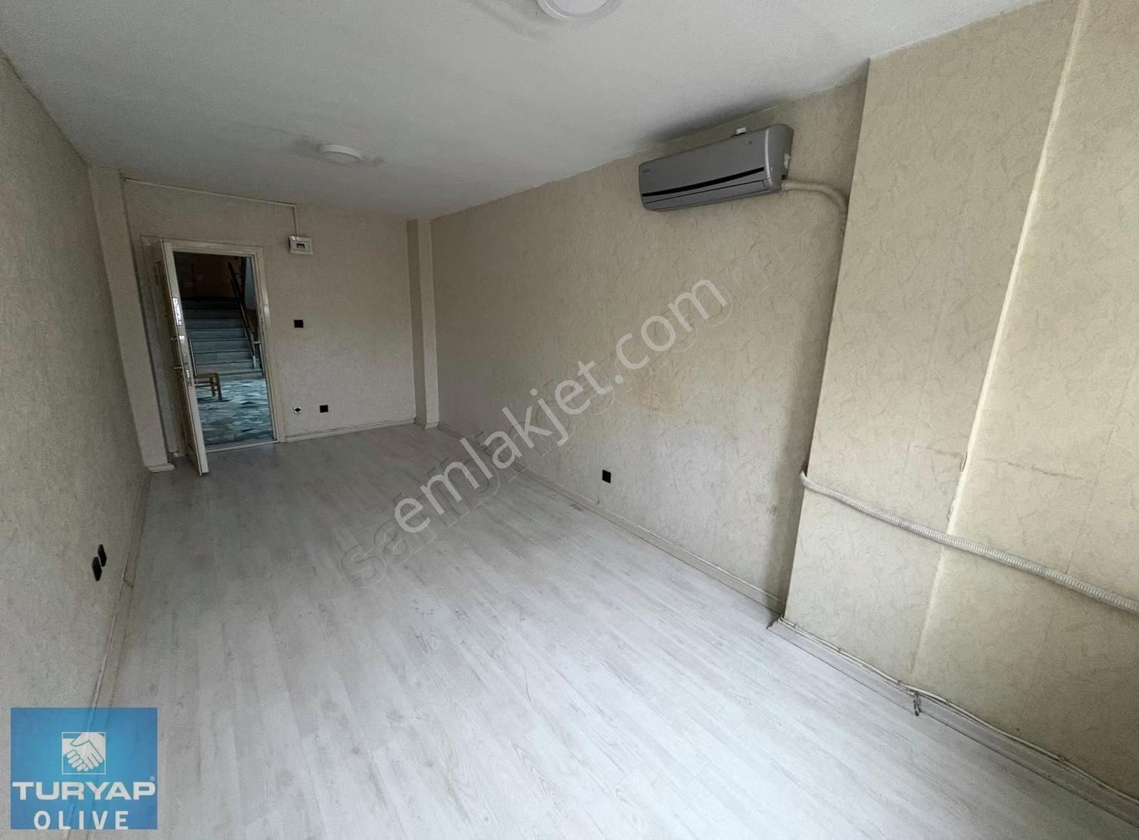 Gaziosmanpaşa Meydan'da İş Hanı İçerisinde Kiralık Büro&ofis