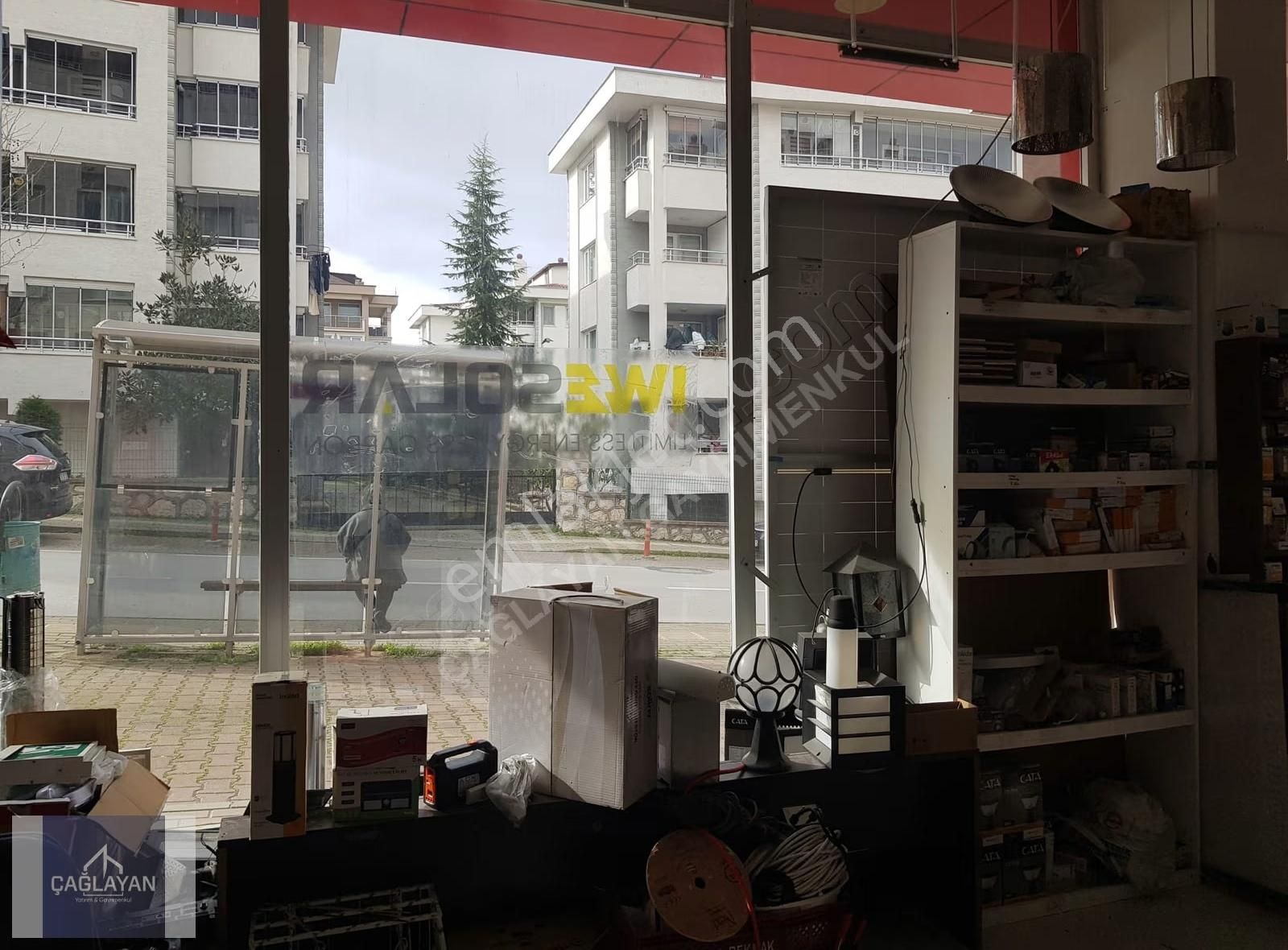 Demirci'de Merkezi Konumda Kullanıma Hazır Satılık Dükkan - Görsel 11