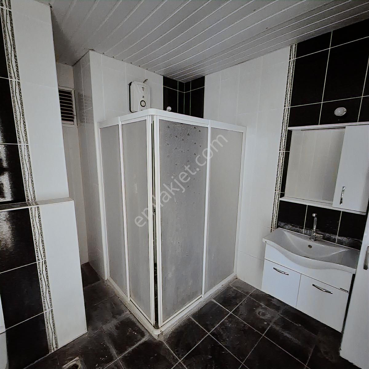 Mezitli Akdeniz Mah. Dev Teraslı Yenilenmiş Ultra Geniş 3+1 - Görsel 2