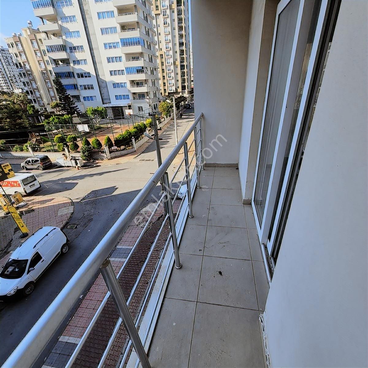 Mezitli Akdeniz Mah. Dev Teraslı Yenilenmiş Ultra Geniş 3+1 - Görsel 3