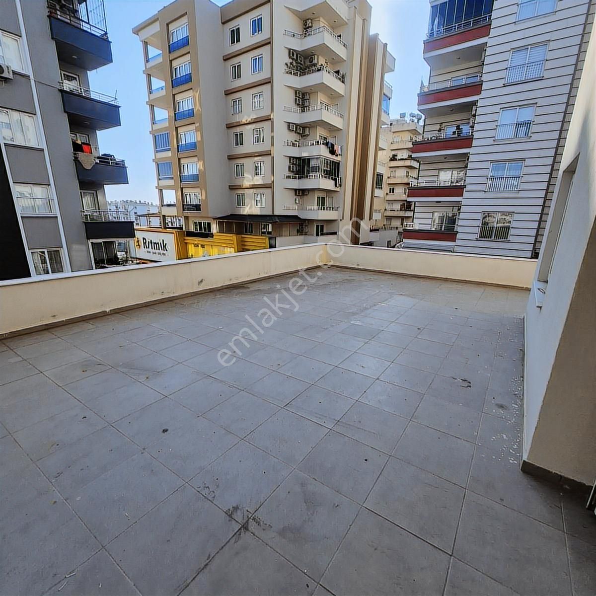 Mezitli Akdeniz Mah. Dev Teraslı Yenilenmiş Ultra Geniş 3+1 - Görsel 4