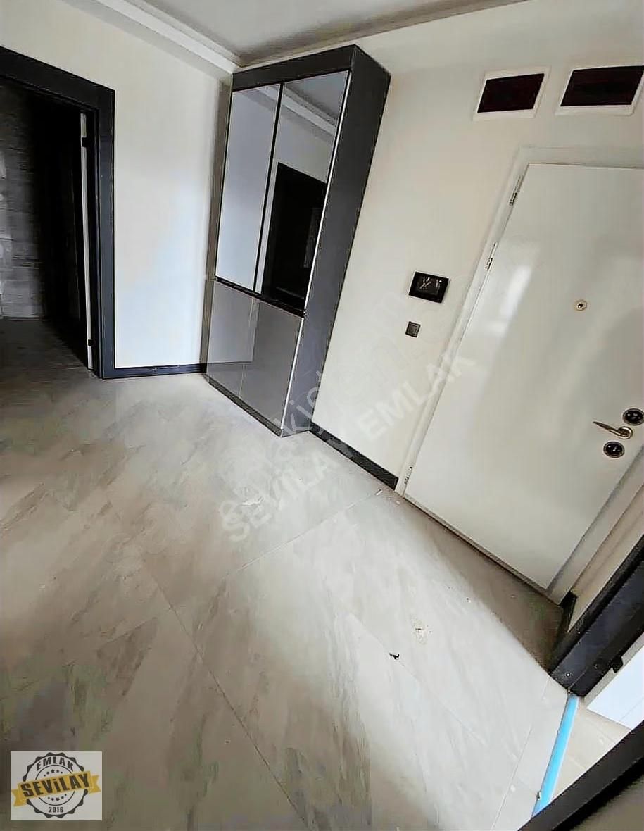 Şefkat Mahallesinde Sıfır Site Dairesi.