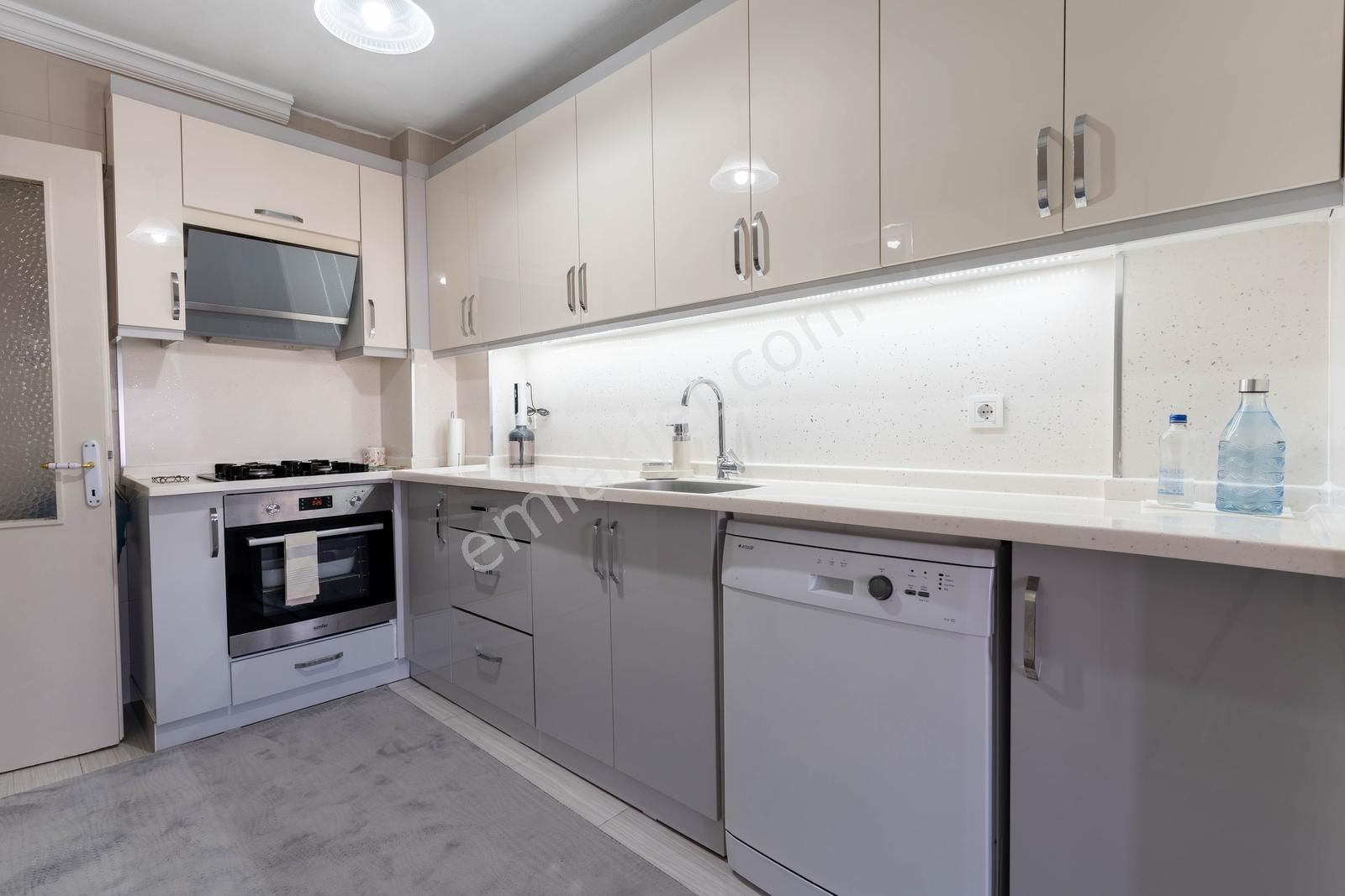 Emin'den 3+1 Tadilatlı Otoparklı Masfarsız Daire - Görsel 14