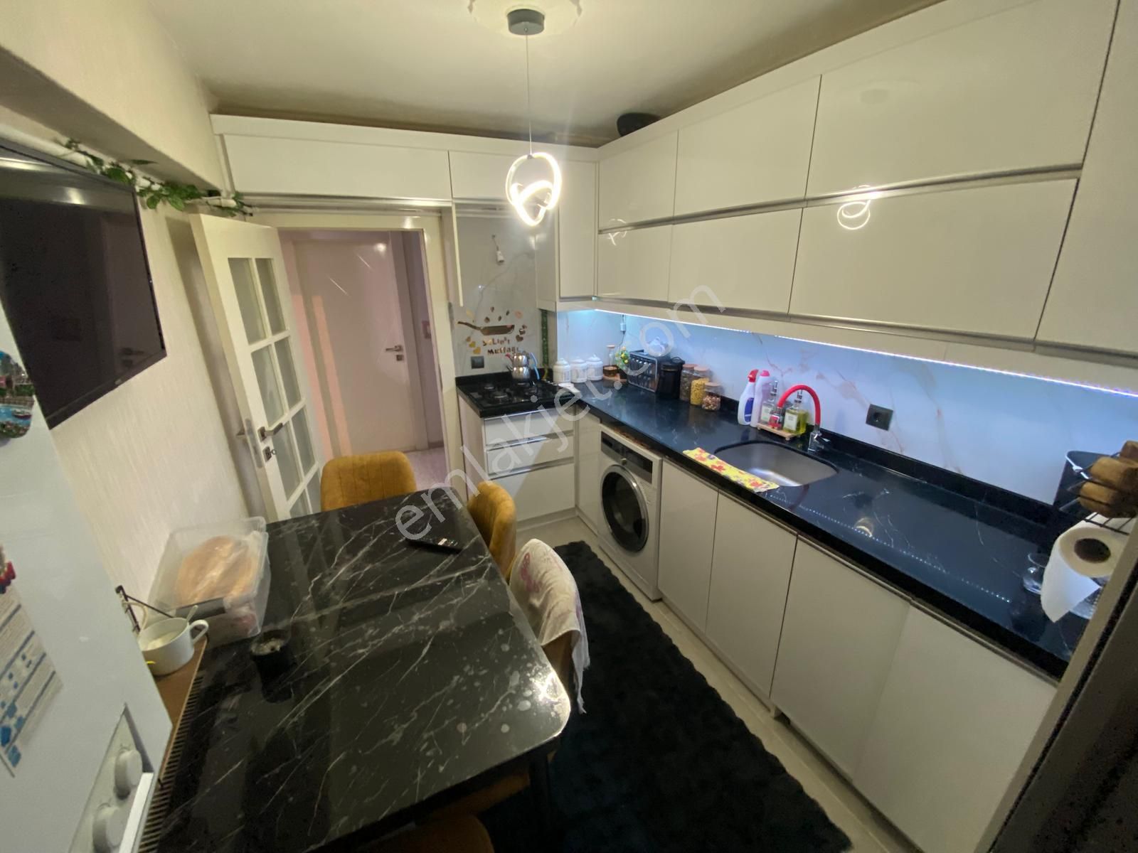 Sincan Ahievran'da Cadde Üzeri Ön Cephe Arakatta Emsalsiz Asansörlü Daire - Görsel 21