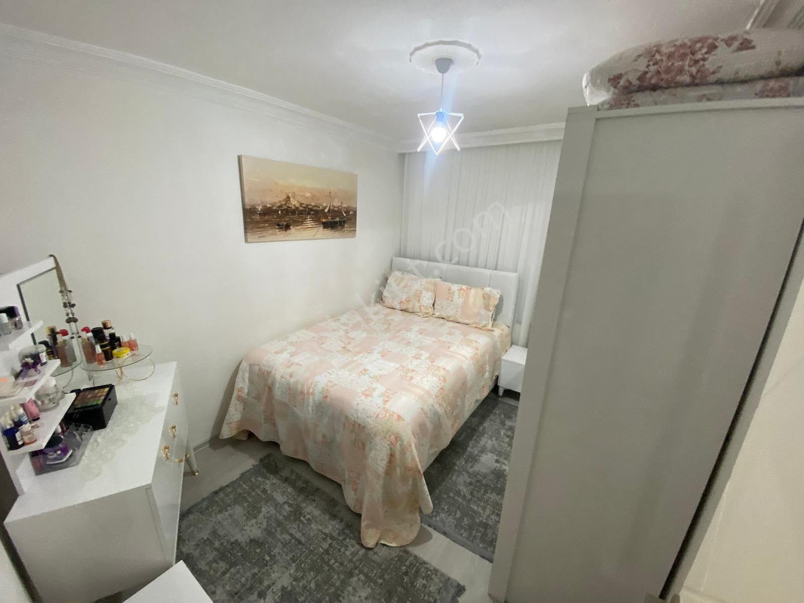 Sincan Ahievran'da Cadde Üzeri Ön Cephe Arakatta Emsalsiz Asansörlü Daire - Görsel 14