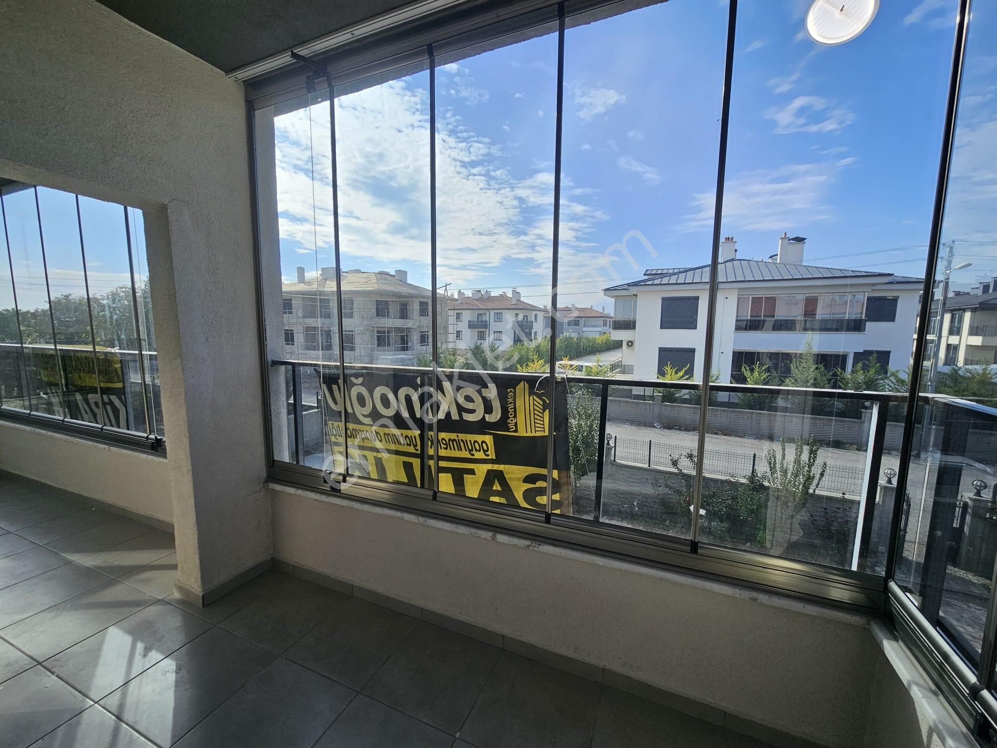 Kiracılı 4+1 2.kat Daire Bahçeşehir Meram