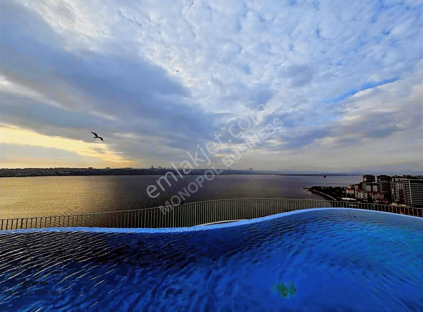 Blue Lake'de Göl Manzaralı, Eşyalı 1+1 Lüks Daire