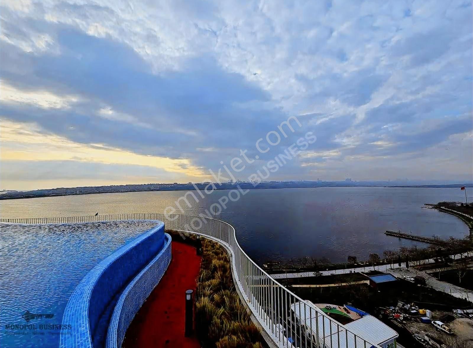 Blue Lake'de Göl Manzaralı, Eşyalı 1+1 Lüks Daire - Görsel 8