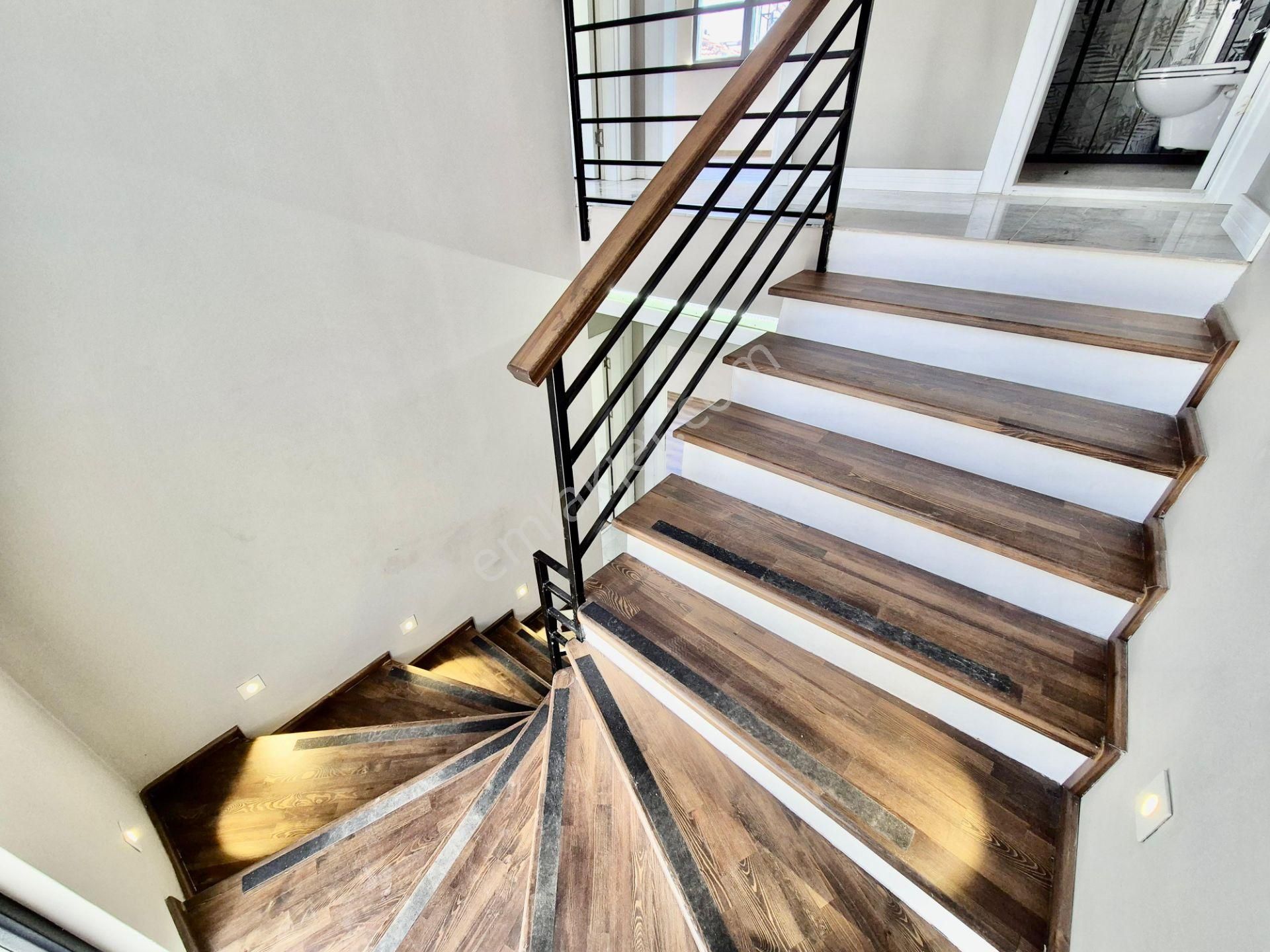 ▓karabuluttan▓akçay'ın En Prestijli Noktasında & Lüx Sıfır 4+1 Satılık Villa - Görsel 21