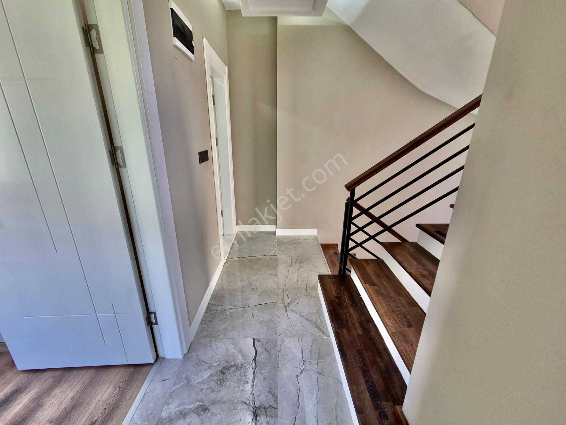 ▓karabuluttan▓akçay'ın En Prestijli Noktasında & Lüx Sıfır 4+1 Satılık Villa - Görsel 3