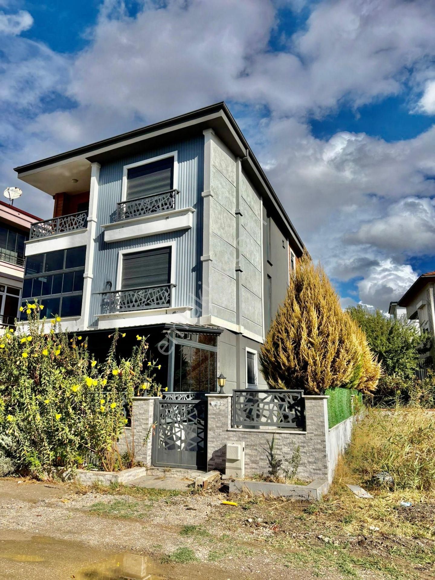 ▓karabuluttan▓akçay'ın En Prestijli Noktasında & Lüx Sıfır 4+1 Satılık Villa - Görsel 34