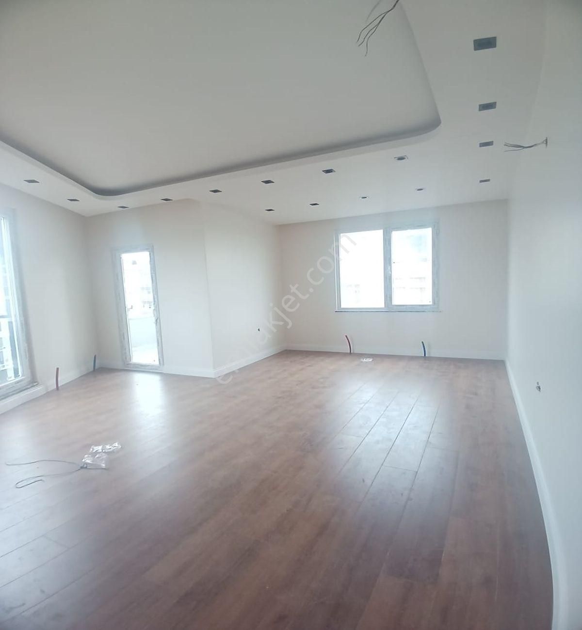 Avcılar Merkez Reşitpaşa Cad.cephe 3+1 Sıfır Ara Kat Daire