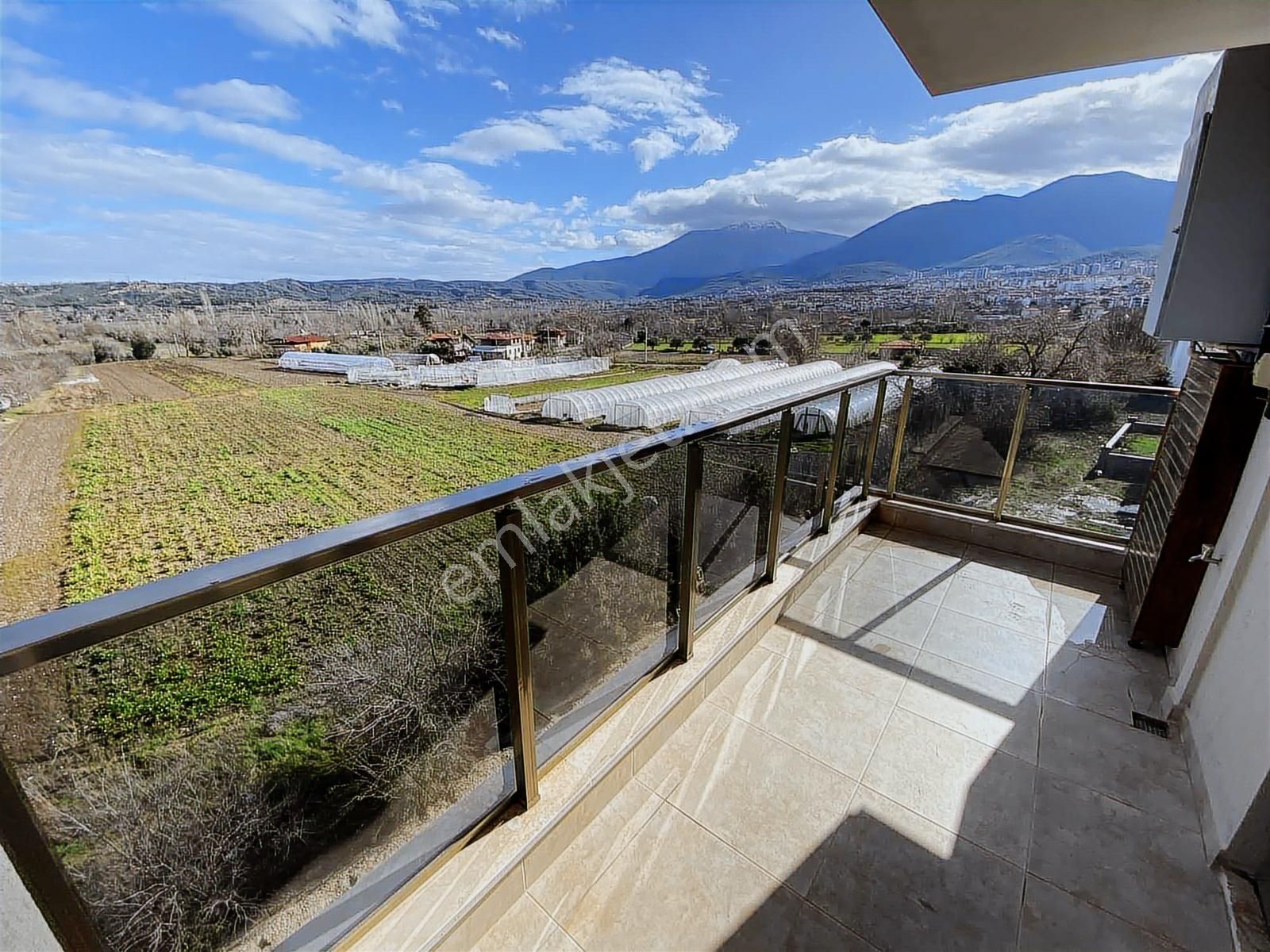 Bağbaşı Eskiyol Yakını 2+1 105m2 Arakat Manzaralı Fırsat Daire