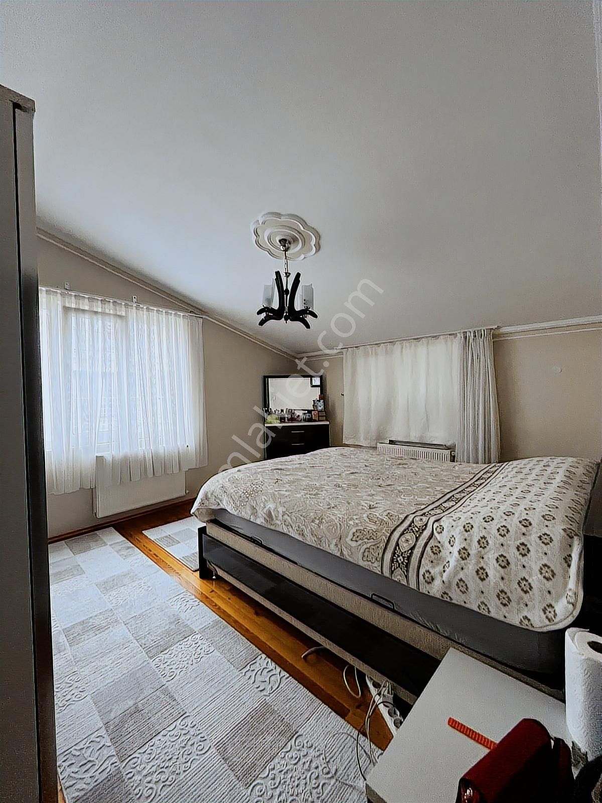 Mimarsinan' Da Geniş Kullanımlı Alt Üst Ayrı Girişli Dubleks - Görsel 9