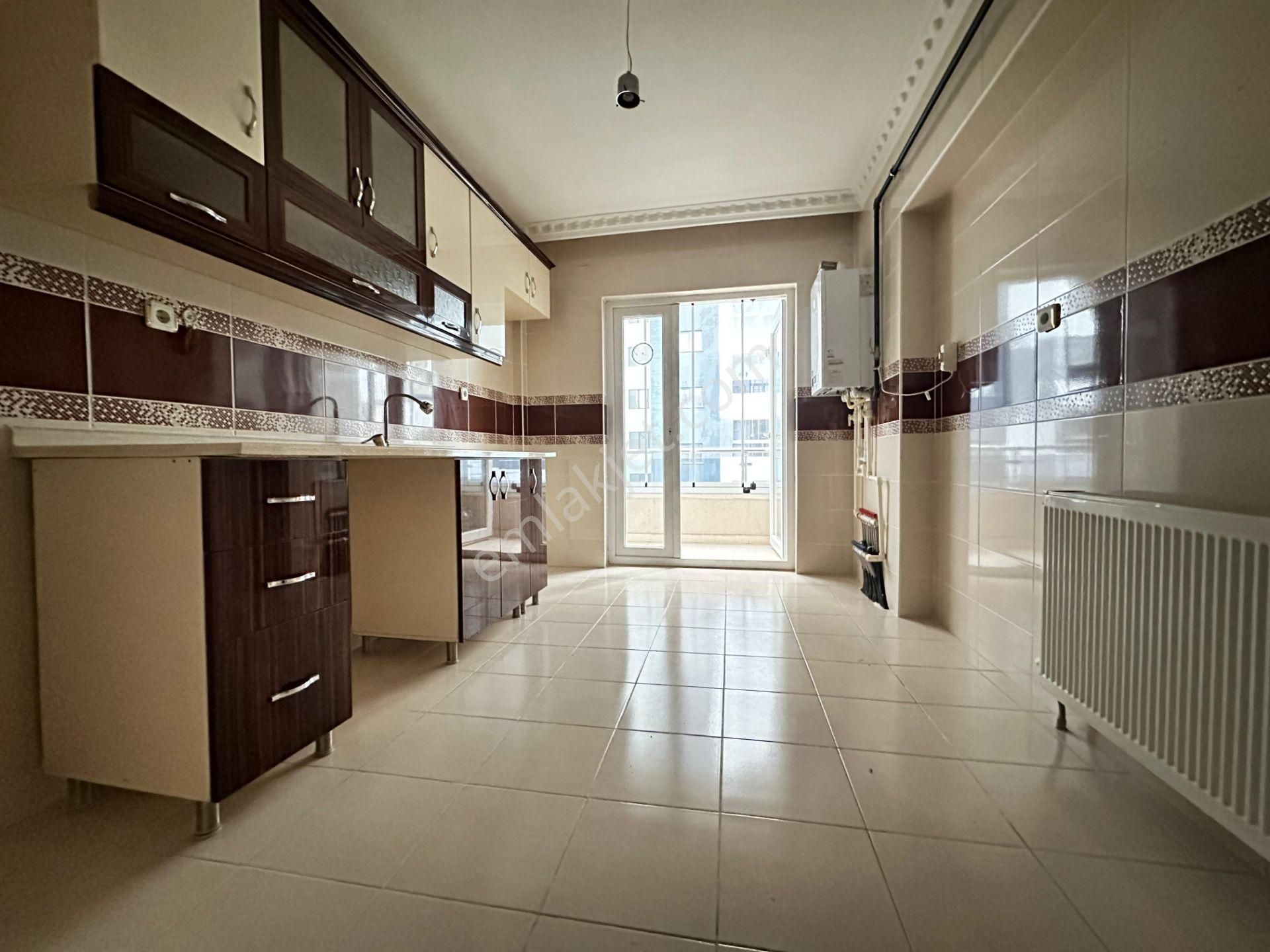 Pursaklar Mehmet Zengin Emlak'tan Fatih Mah. Çift Banyolu 2.kat 3+1 Yapılı Daire - Görsel 2