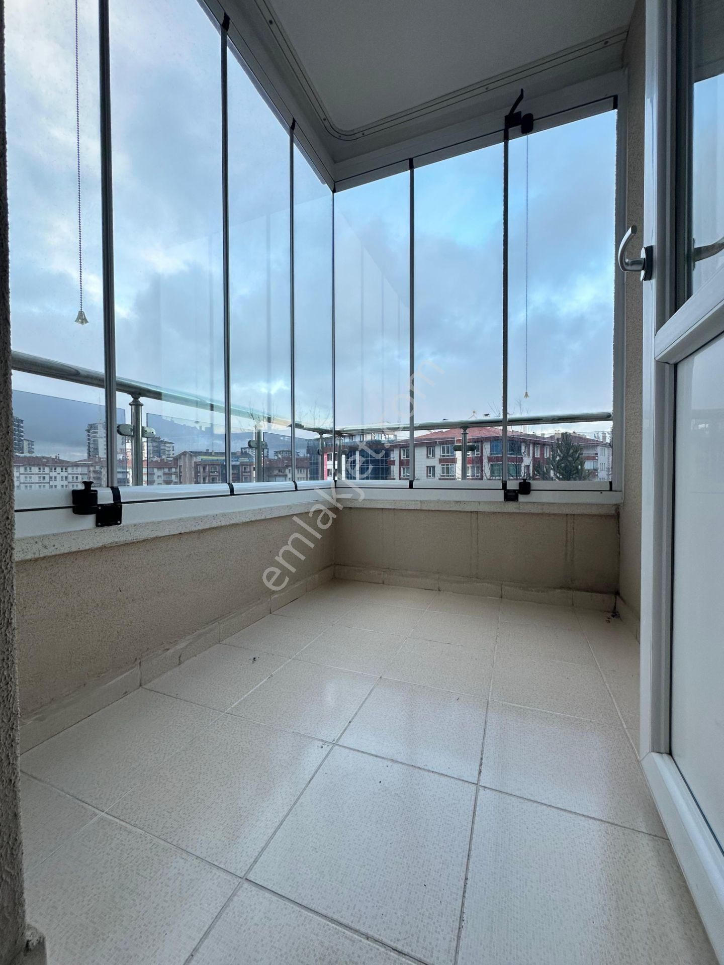 Pursaklar Mehmet Zengin Emlak'tan Fatih Mah. Çift Banyolu 2.kat 3+1 Yapılı Daire - Görsel 41