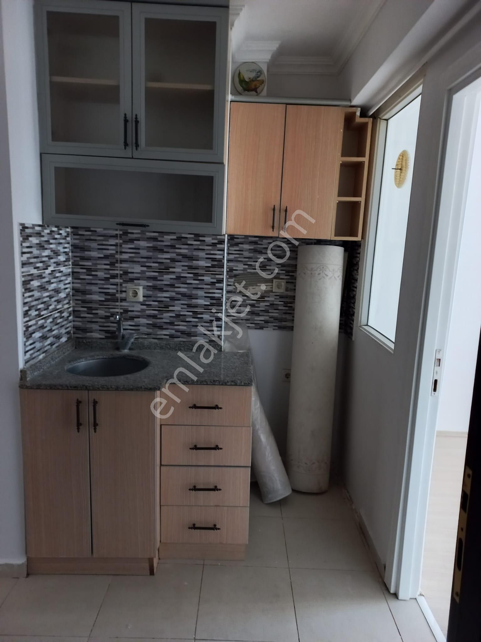 Sütlüce Mh Satılık 1+1 Apart ; Cuma Pazarı - Anadolu Üniversitesine Yürüme Mesafesinde Bulunan ; - Görsel 2
