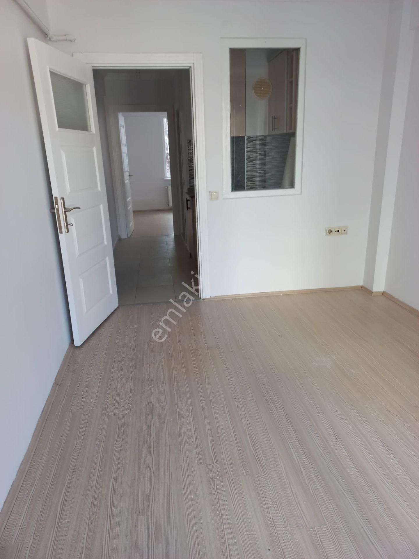 Sütlüce Mh Satılık 1+1 Apart ; Cuma Pazarı - Anadolu Üniversitesine Yürüme Mesafesinde Bulunan ; - Görsel 7