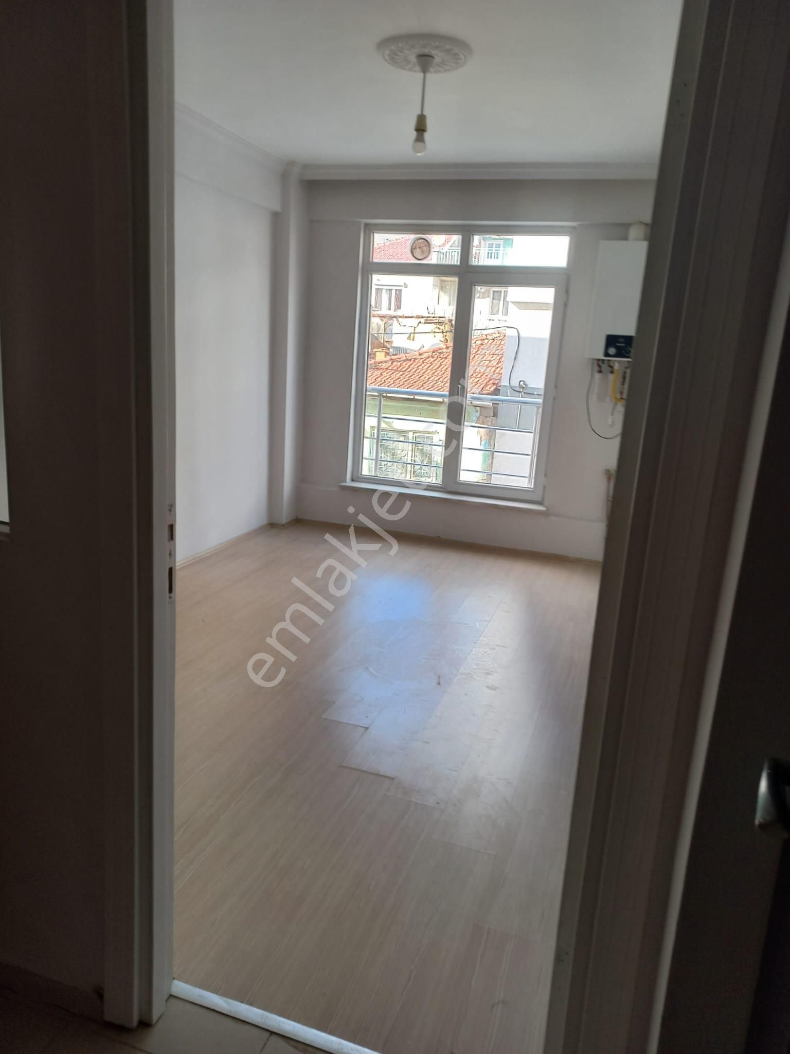 Sütlüce Mh Satılık 1+1 Apart ; Cuma Pazarı - Anadolu Üniversitesine Yürüme Mesafesinde Bulunan ; - Görsel 4
