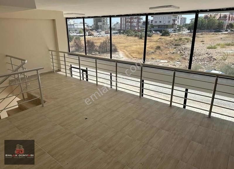 Aydoğmuş Da 3 Katlı Asma Katlı Köşe Başı Acil Kiralık Dükkan