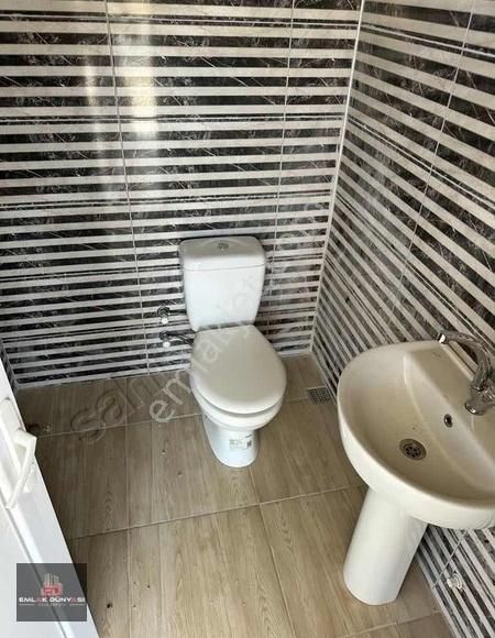 Aydoğmuş Da 3 Katlı Asma Katlı Köşe Başı Acil Kiralık Dükkan - Görsel 9
