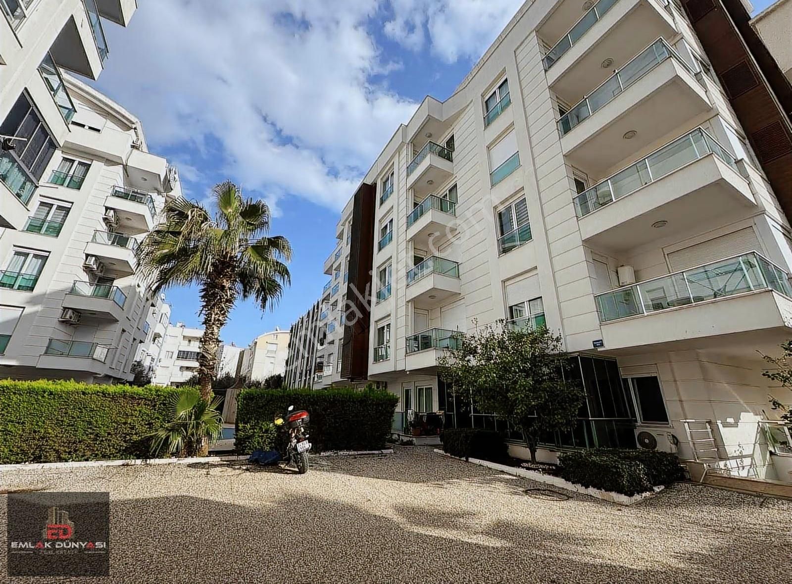 Konyaaltı Liman Mah.lüx Siteiçi Denize Yakın 1+1 Eşyalı