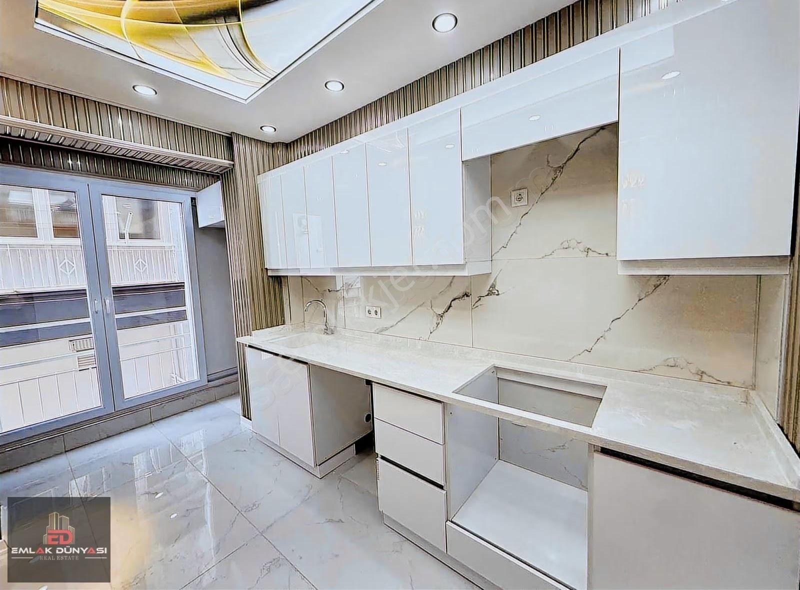 Özgürlük Mahallesi Arakat Tadilatlı 2+1 Satılık Daire