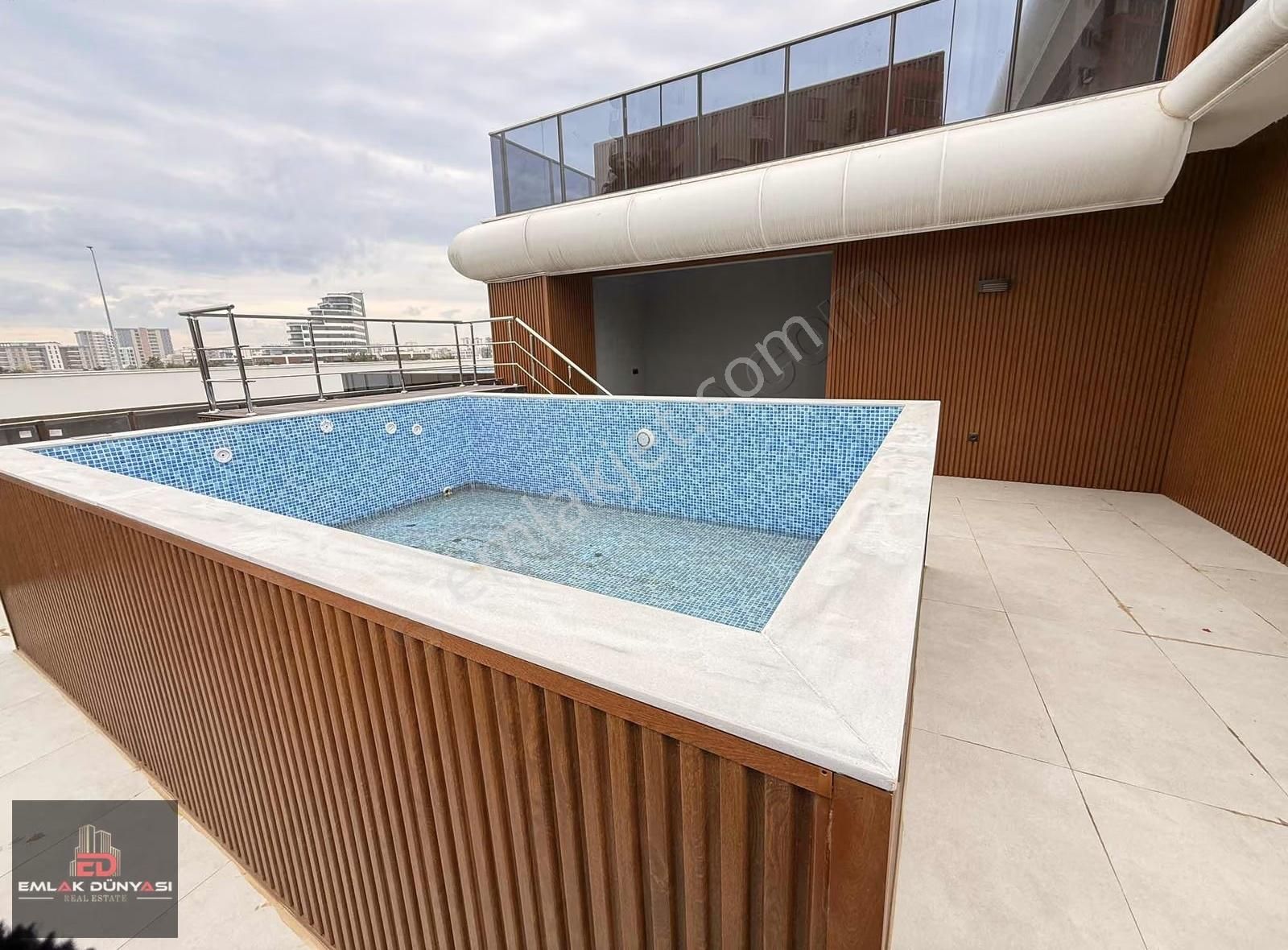 Altıntaş Mah. Teraslı Özel Havuzlu Satılık 1+1 Arakat Lüks Daire - Görsel 16