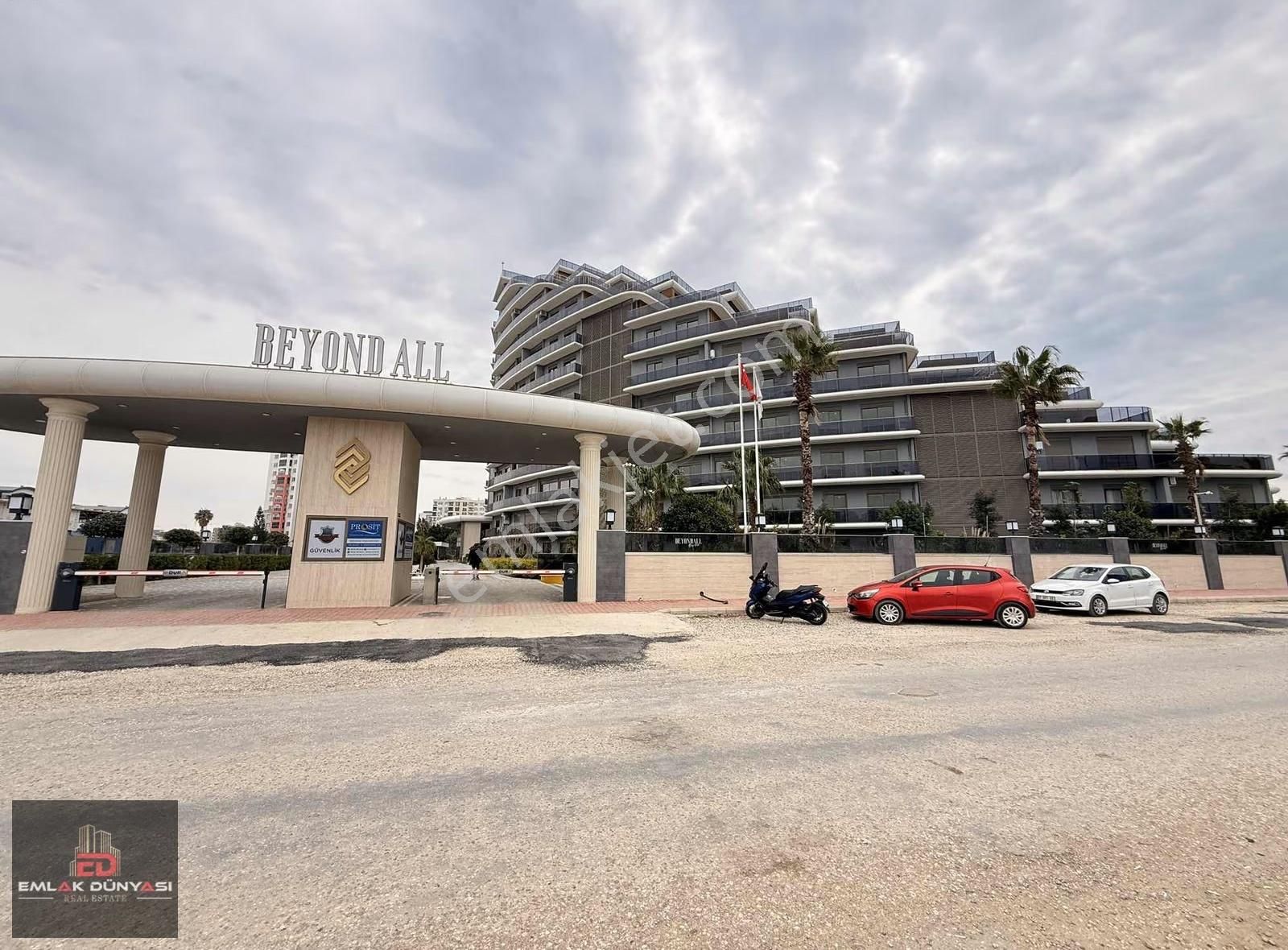 Altıntaş Mah. Teraslı Özel Havuzlu Satılık 1+1 Arakat Lüks Daire