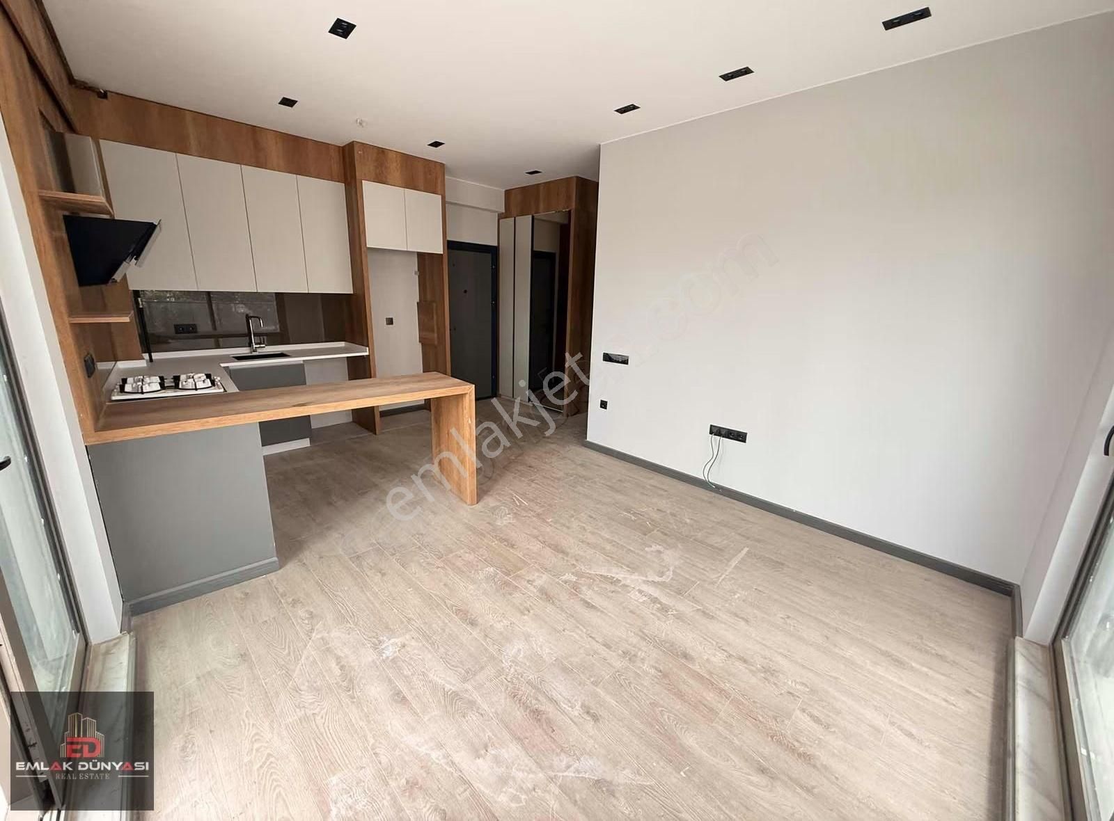 Altıntaş Mah. Teraslı Özel Havuzlu Satılık 1+1 Arakat Lüks Daire - Görsel 32