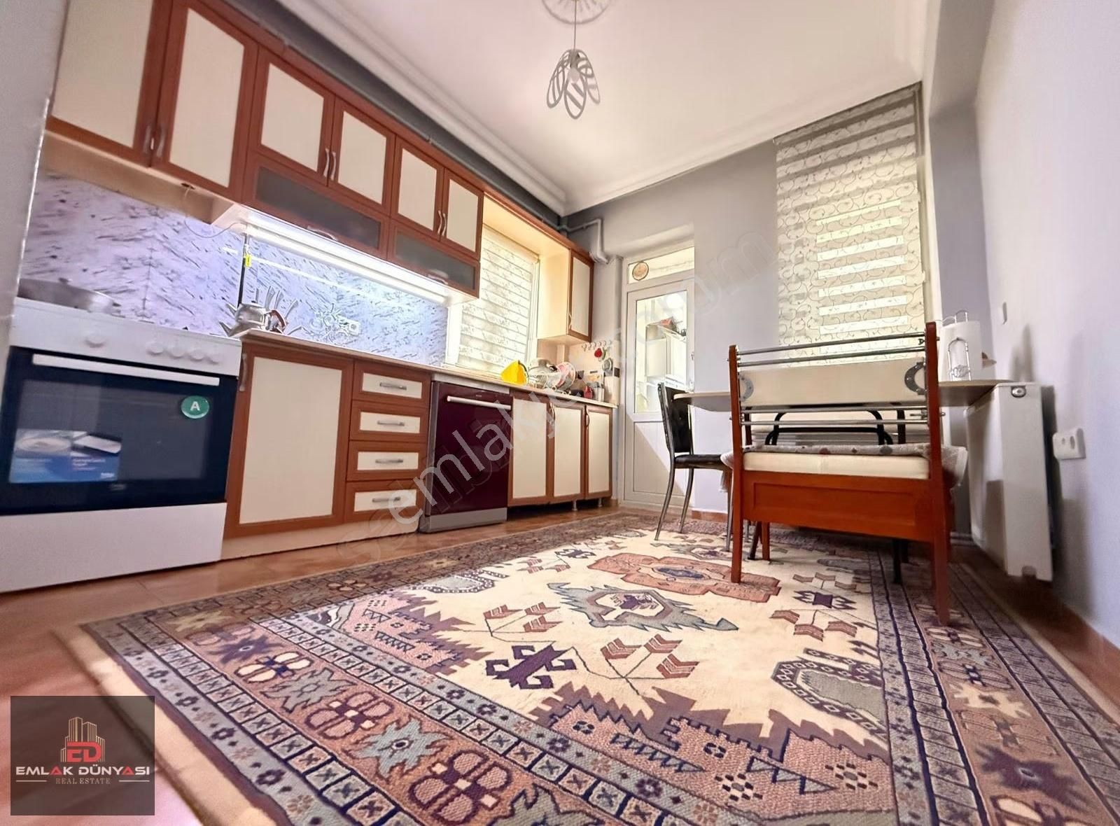 Yenigün Mah.salı Pazarı Dibi Doğalgazlı Yüksek G.2+1 110m2 Daire