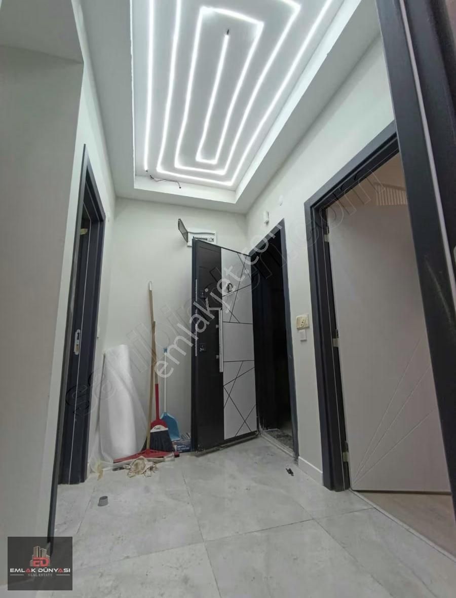 Yenigün'de Cadde Üzerinde Ebeveyn Banyolu 3+1 Ara Kat Yapılı - Görsel 2