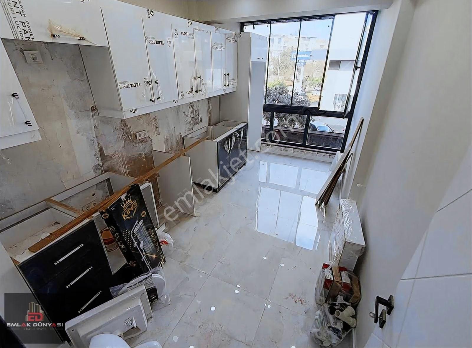 Yenigün'de Cadde Üzerinde Ebeveyn Banyolu 3+1 Ara Kat Yapılı - Görsel 4