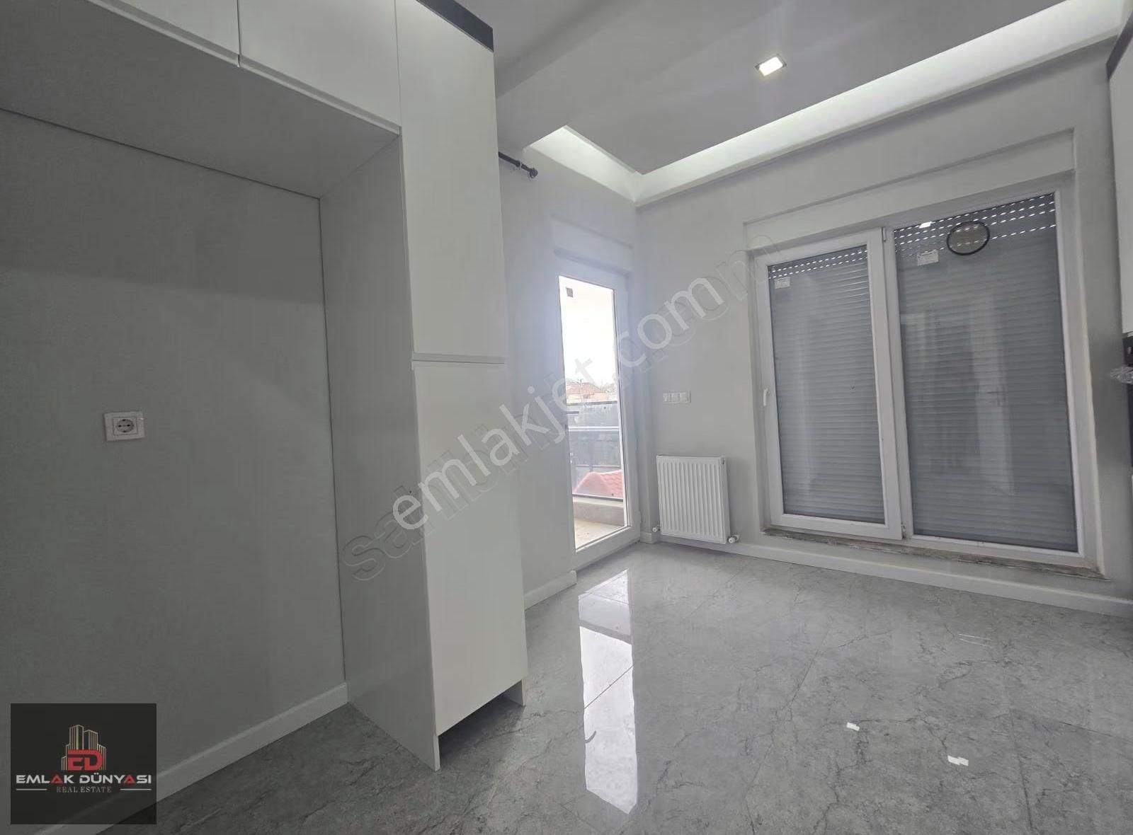 Göksu Da Havuzlu Site İçi Kapalı Mutfaklı Satılık 2+1 Sıfır Dair - Görsel 3