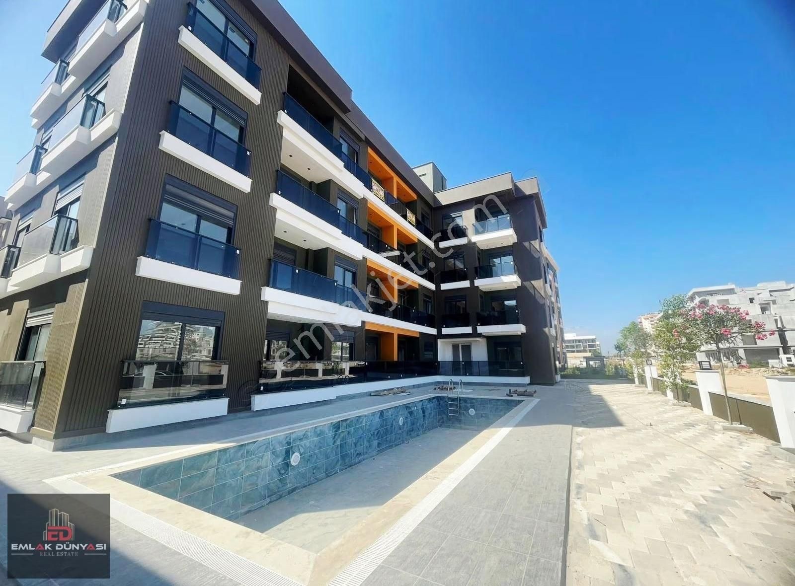 Altıntaş Da Havuzlu Sitede Şık Satılık 1+1 Daire